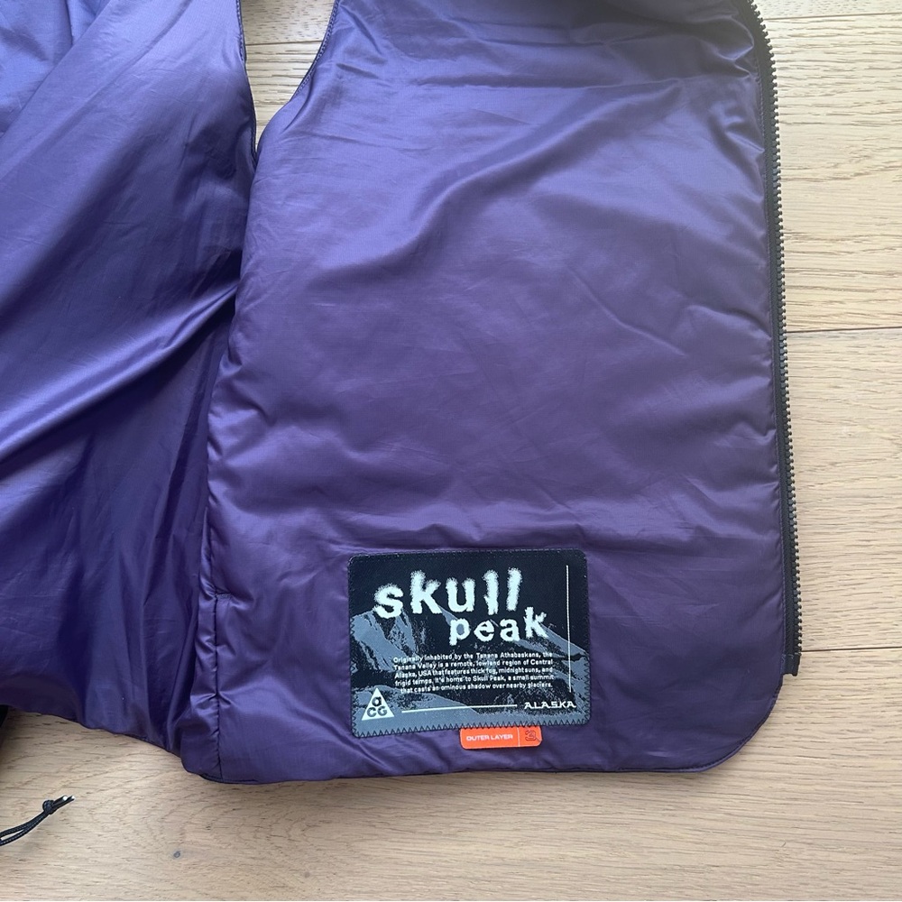 Nike ACG "Skull Peak" PrimaLoft®
Reversible Vest - Picture 5 of 8